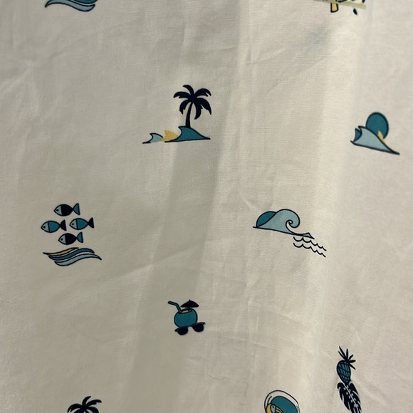 NWOT Men’s Button-down Hawaiian Shirt - Picture 3 of 5